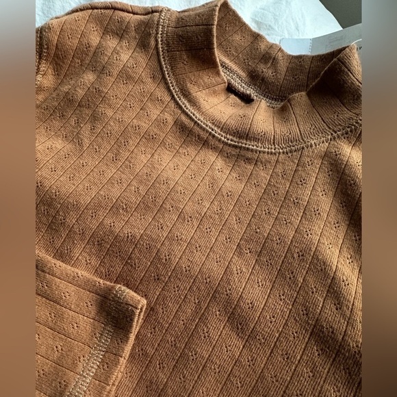American Eagle Pattern LongSleeve - Picture 4 of 4